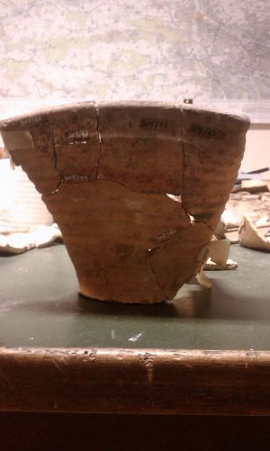 Königstraße 17 rekonstruierte Ofenkachel.jpg